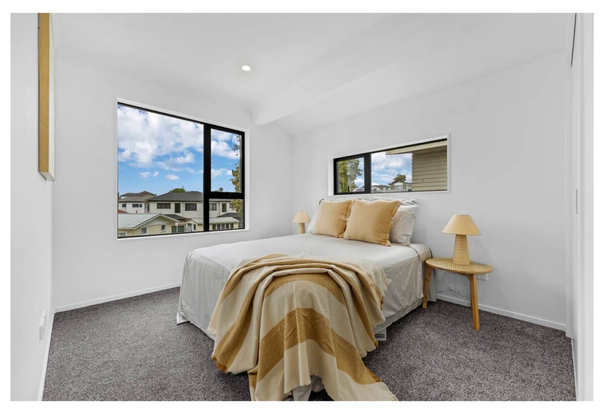 Standalone 5 beds 3 baths home with garage, 0.9 km to Papatoetoe South School, 1.1 km to Aorere College, 1.4 km to Kedgley Intermediate, Lot 7 /38 Pah Road, Papatoetoe, Auckland