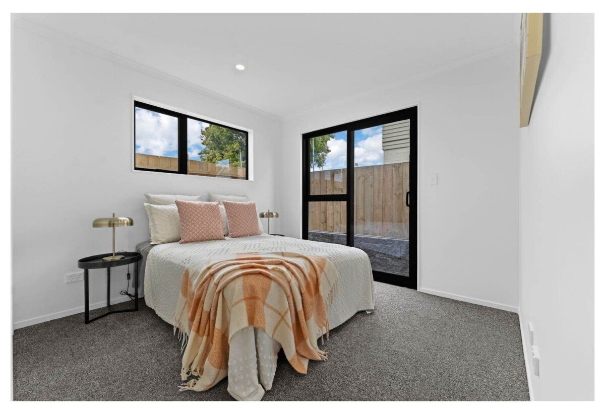 Standalone 5 beds 3 baths home with garage, 0.9 km to Papatoetoe South School, 1.1 km to Aorere College, 1.4 km to Kedgley Intermediate, Lot 7 /38 Pah Road, Papatoetoe, Auckland