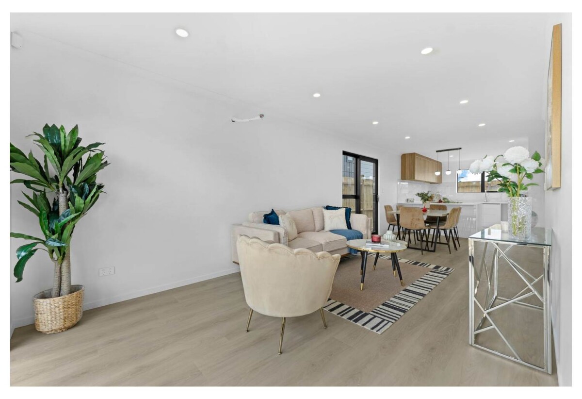 Standalone 5 beds 3 baths home with garage, 0.9 km to Papatoetoe South School, 1.1 km to Aorere College, 1.4 km to Kedgley Intermediate, Lot 7 /38 Pah Road, Papatoetoe, Auckland