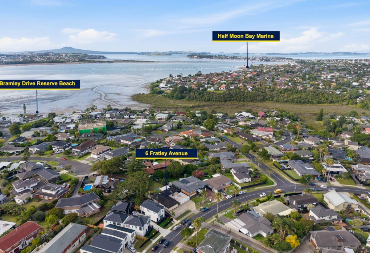 3 beds 1.5 baths house on 693m2 section, close to schools, shopping center, reserve, seaside park, 0.4 km to Farm Cove Intermediate, 0.6 km to Wakaaranga School, 1.3 km to Pakuranga College, 6 Fratley Avenue, Farm Cove, Auckland