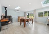 3 beds 1.5 baths house on 693m2 section, close to schools, shopping center, reserve, seaside park, 0.4 km to Farm Cove Intermediate, 0.6 km to Wakaaranga School, 1.3 km to Pakuranga College, 6 Fratley Avenue, Farm Cove, Auckland