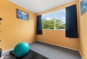3 beds house on 921m² section, 0.2 km to Birkdale North School, 0.8 km to Birkdale Intermediate School, 86 Lauderdale Road, Birkdale, Auckland