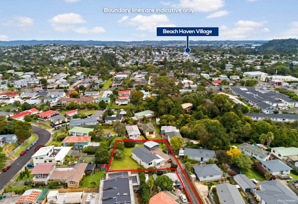 3 beds house on 921m² section, 0.2 km to Birkdale North School, 0.8 km to Birkdale Intermediate School, 86 Lauderdale Road, Birkdale, Auckland