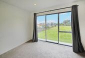 Park View Living, brandnew 3 beds 2.5 baths home with garage on 152m2 section, closet to schools, seaside reserve, Glen Innes train station and town centre, 0.2 km to Pt England School, 0.7 km to Tamaki College, 8D Taurima Avenue, Pt England, Auckland