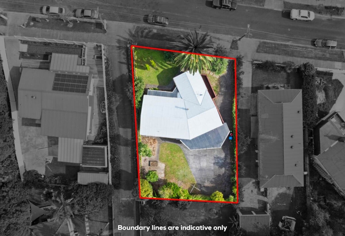 Move-in ready, 3beds 2 baths house on 607m2 section, close to local reserve and playground, with the shops at Stoddard Road and LynnMall, motorway access, 0.3 km to New Windsor School, 30 Westminster Street, New Windsor, Auckland