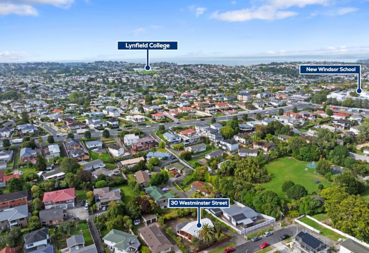 Move-in ready, 3beds 2 baths house on 607m2 section, close to local reserve and playground, with the shops at Stoddard Road and LynnMall, motorway access, 0.3 km to New Windsor School, 30 Westminster Street, New Windsor, Auckland