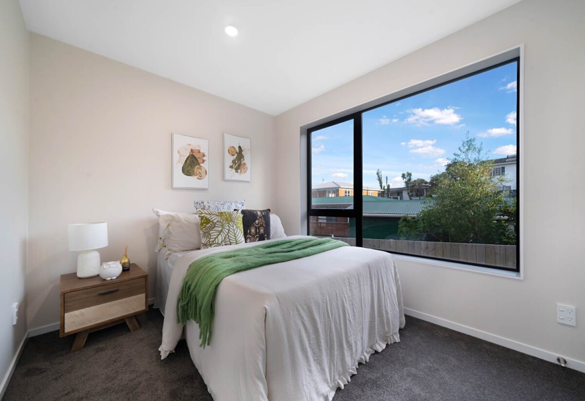 Brandnew standalone 4 beds 2.5 baths home with garage on 150m2 section, 0.4 km to Arahoe School, 1 km to Green Bay High School, 1.6 km to Blockhouse Bay Intermediate, 8D Mason Street, New Lynn, Auckland