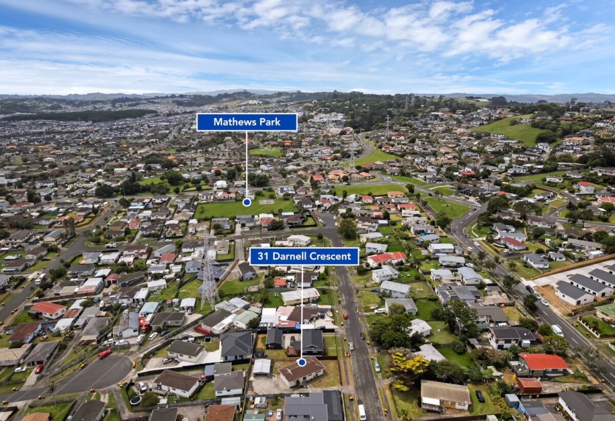 3 beds house on 610m2 section, close to schools, shopping centres, motorway access, 0.4 km to Chapel Downs School, 31 Darnell Crescent, Flat Bush, Auckland