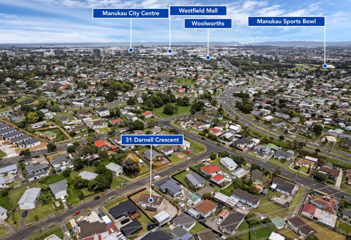 3 beds house on 610m2 section, close to schools, shopping centres, motorway access, 0.4 km to Chapel Downs School, 31 Darnell Crescent, Flat Bush, Auckland