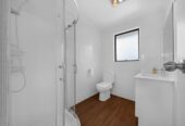 3 beds house on 610m2 section, close to schools, shopping centres, motorway access, 0.4 km to Chapel Downs School, 31 Darnell Crescent, Flat Bush, Auckland
