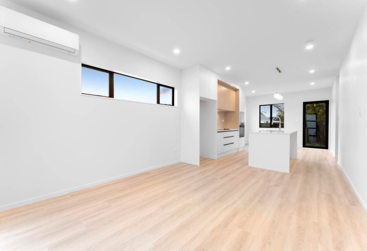 Vendor wants a quick sale, make an offer, Brandnew standalone 4 beds 2.5 baths house with garage on 167m2 section, close to the upcoming Westgate shopping complex, Costco, NorthWest Shopping Centre, schools, and motorway access, 25 Whiteywood Street, Westgate, Auckland