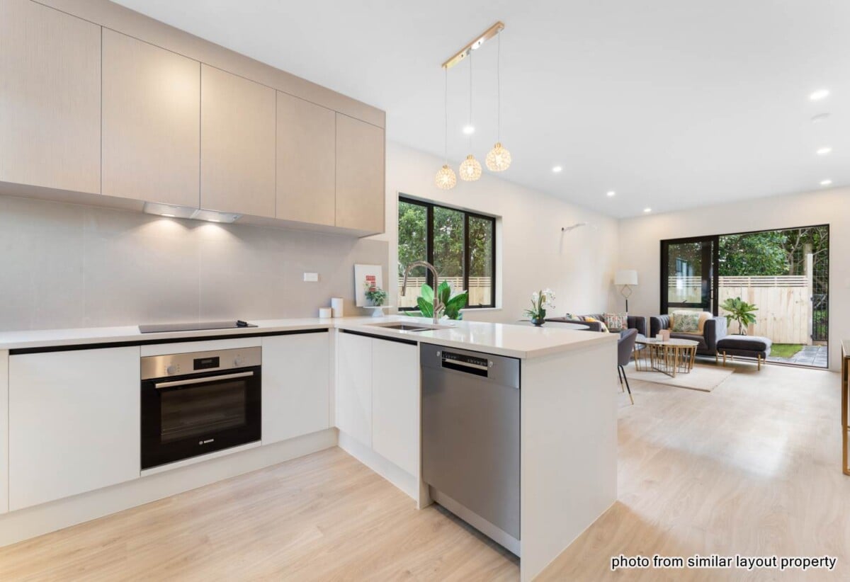 Vendor wants a quick sale, make an offer, Brandnew standalone 4 beds 2.5 baths house with garage on 167m2 section, close to the upcoming Westgate shopping complex, Costco, NorthWest Shopping Centre, schools, and motorway access, 25 Whiteywood Street, Westgate, Auckland