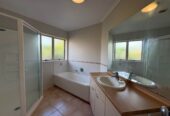 For rent, 4 beds 2 baths house with double garage, available now, 6 Atworth Way, Burswood, Auckland