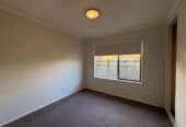 For rent, 4 beds 2 baths house with double garage, available now, 6 Atworth Way, Burswood, Auckland