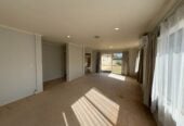 For rent, 4 beds 2 baths house with double garage, available now, 6 Atworth Way, Burswood, Auckland