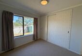 For rent, 4 beds 2 baths house with double garage, available now, 6 Atworth Way, Burswood, Auckland