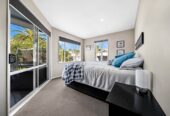 3 beds + flexi room 2 baths house with standalone double garage on 607m2 section, 0.3 km to Elm Park School, 1.5 km to Farm Cove Intermediate, 1.6 km to Pakuranga College, 33 Marvon Downs Avenue, Pakuranga Heights, Auckland