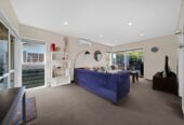 3 beds + flexi room 2 baths house with standalone double garage on 607m2 section, 0.3 km to Elm Park School, 1.5 km to Farm Cove Intermediate, 1.6 km to Pakuranga College, 33 Marvon Downs Avenue, Pakuranga Heights, Auckland