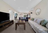 3 beds + flexi room 2 baths house with standalone double garage on 607m2 section, 0.3 km to Elm Park School, 1.5 km to Farm Cove Intermediate, 1.6 km to Pakuranga College, 33 Marvon Downs Avenue, Pakuranga Heights, Auckland