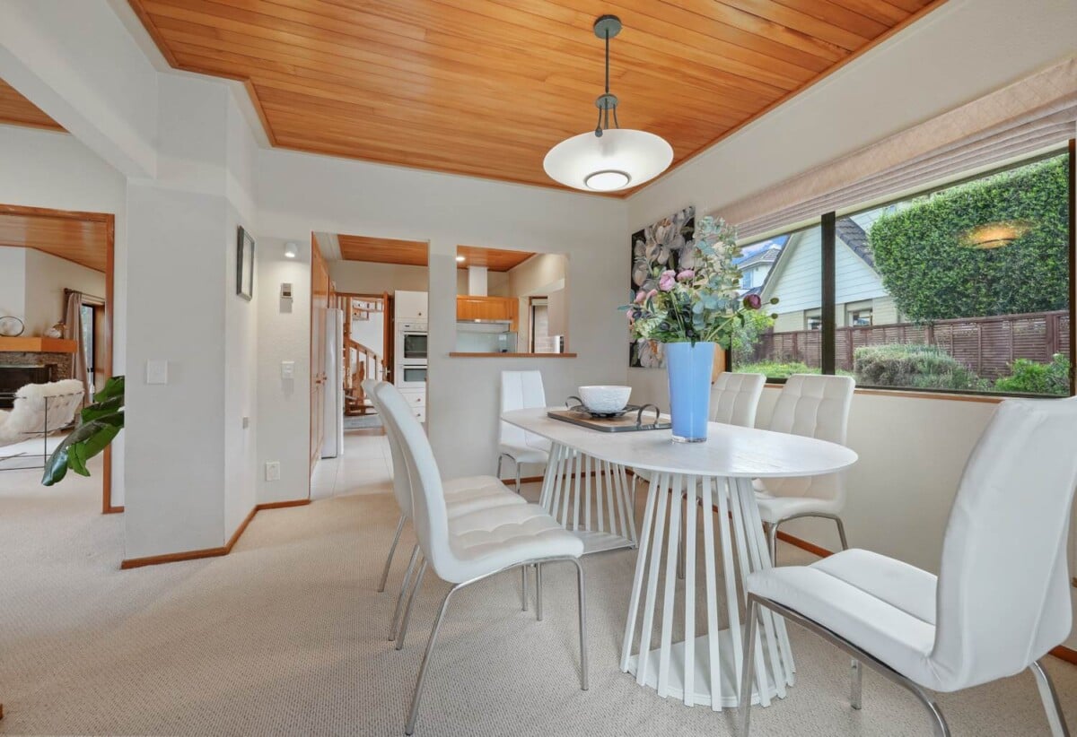 Brick and tile 5 beds + office 3 baths house with double garage, next to and with a wonderful outlook and access to the Remuera Golf Club, close to shopping centre, 2.6 km to Selwyn College and St Thomas School (Auckland), 3.5 km to Baradene College, 28B Charles Fox Place, St Johns, Auckland