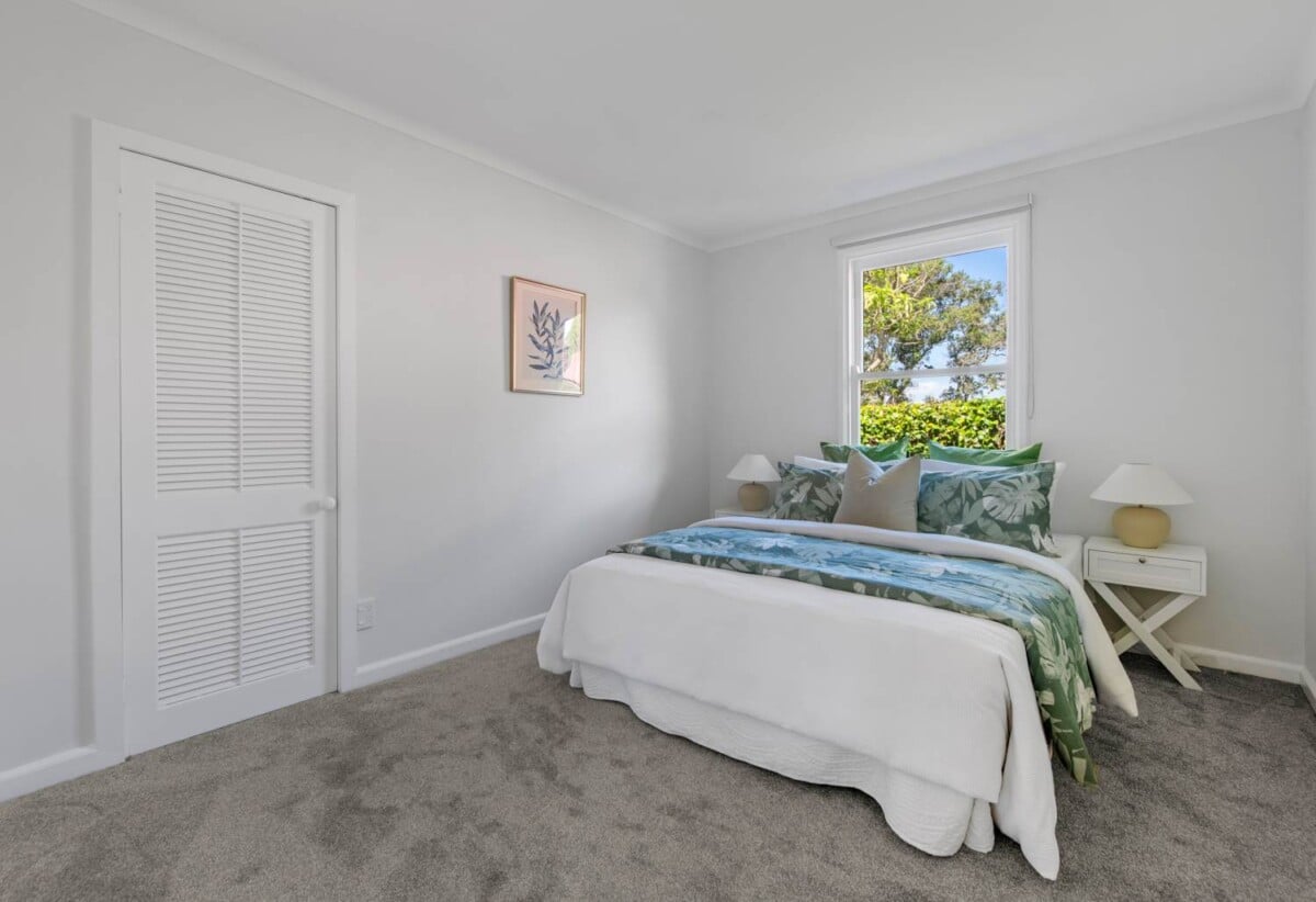 Once over 30 years, Double Grammar school zone, DECEASED ESTATE, next to historic Ewelme Cottage, 3 beds + study room 2 baths house with double garage and large deck on 870m2 section, 0.9 km to Parnell School, 1.5 km to Auckland Grammar, 1.7 km to Epsom Girls’ Grammar School, 12 Ayr Street, Parnell, Auckland