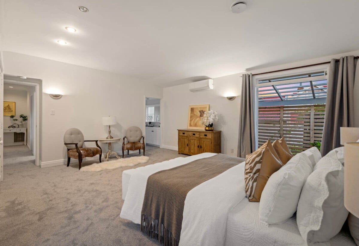 Once over 30 years, Double Grammar school zone, DECEASED ESTATE, next to historic Ewelme Cottage, 3 beds + study room 2 baths house with double garage and large deck on 870m2 section, 0.9 km to Parnell School, 1.5 km to Auckland Grammar, 1.7 km to Epsom Girls’ Grammar School, 12 Ayr Street, Parnell, Auckland