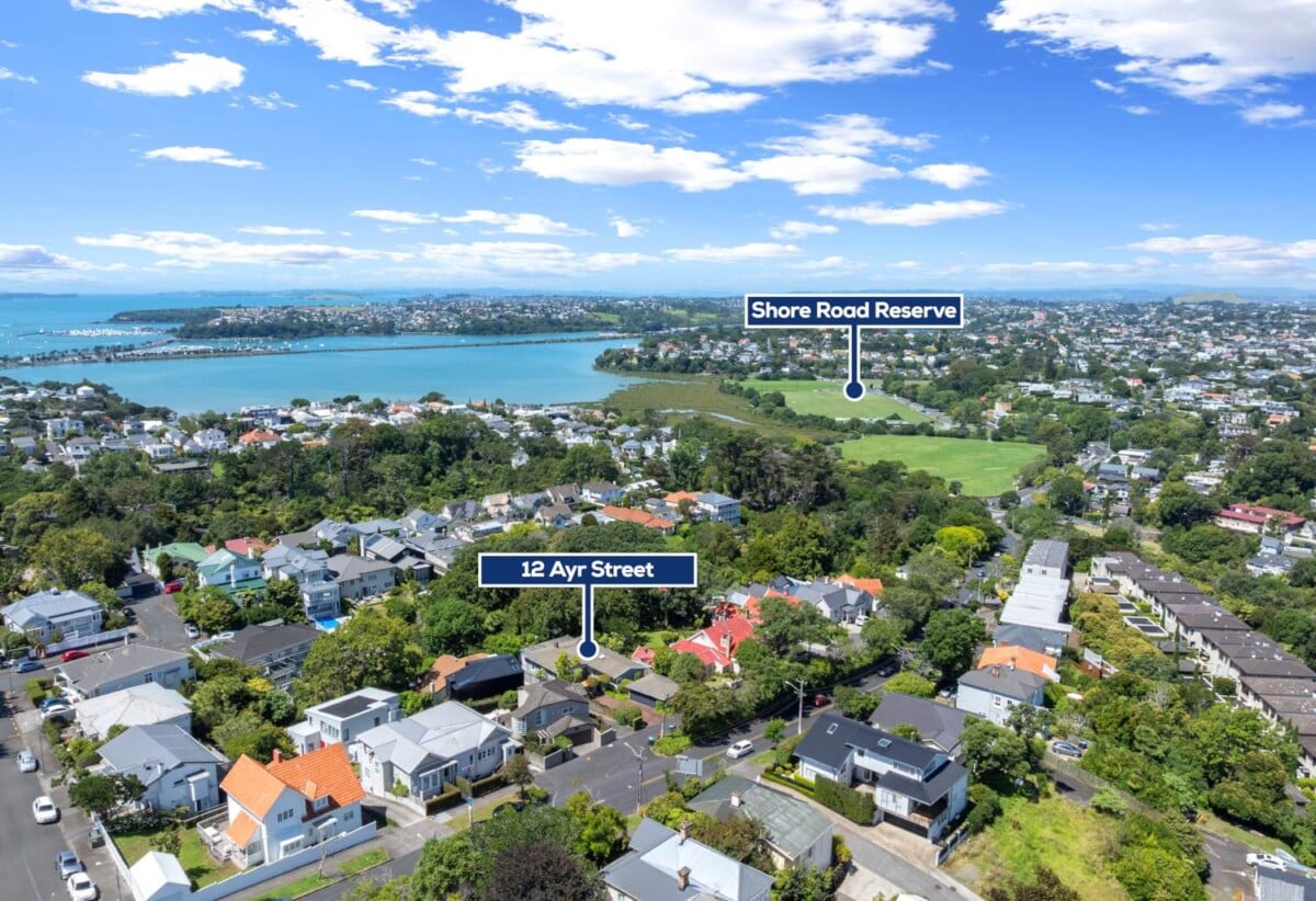 Once over 30 years, Double Grammar school zone, DECEASED ESTATE, next to historic Ewelme Cottage, 3 beds + study room 2 baths house with double garage and large deck on 870m2 section, 0.9 km to Parnell School, 1.5 km to Auckland Grammar, 1.7 km to Epsom Girls’ Grammar School, 12 Ayr Street, Parnell, Auckland