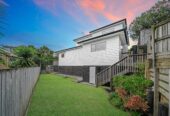 Standalone 4 beds 3 baths house with double garage on 460m2 section, 0.5 km to Edgewater College, 0.6 km to Pakuranga Heights School, 0.8 km to Pakuranga Intermediate, 19A Miramar Place, Pakuranga, Auckland