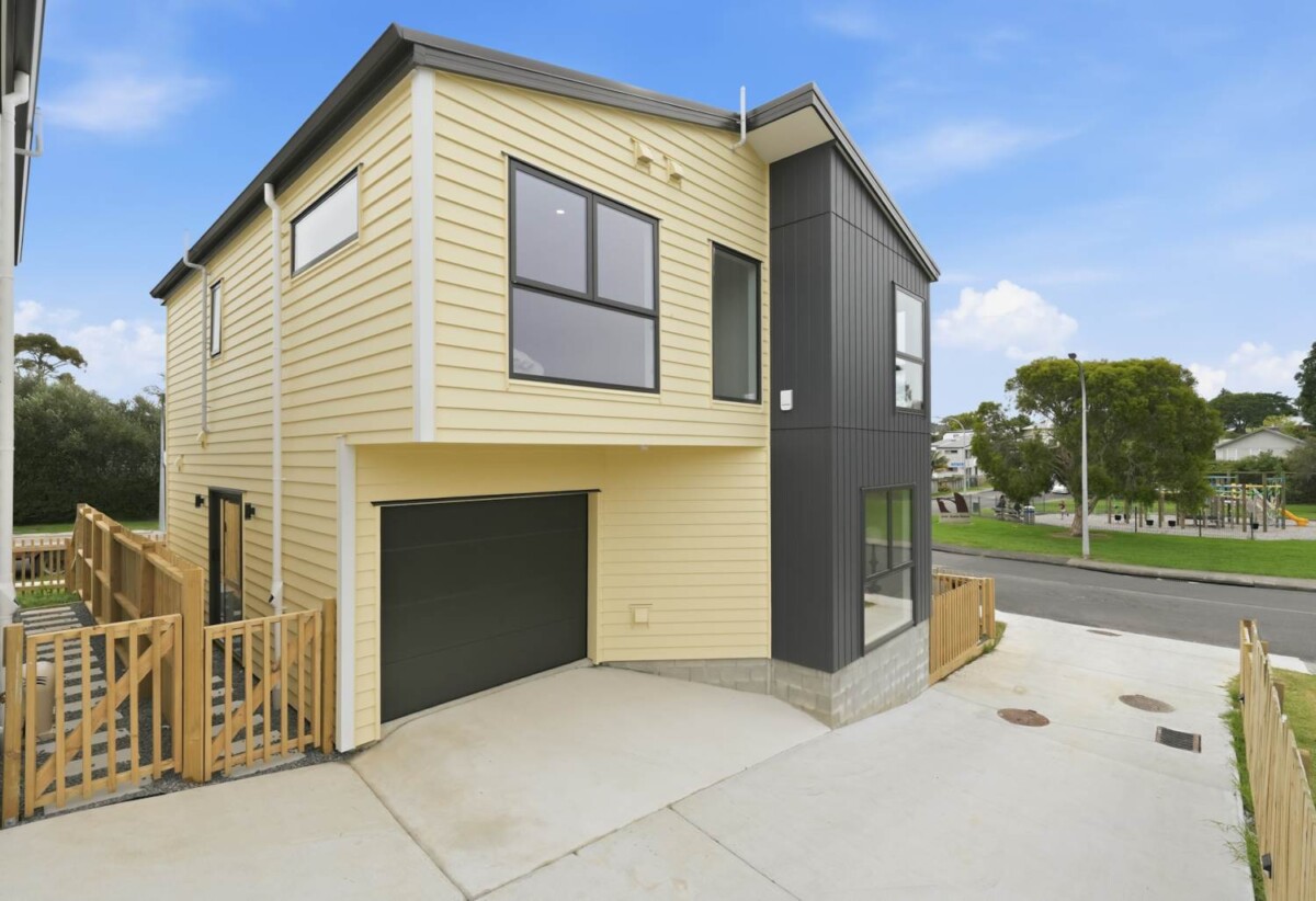 10 Years master build guarantee., Freehold standalone 4 beds 2 baths home with garage on 194m2 section, 0.3 km to Howick Primary School, 0.5 km to Howick Intermediate, 1.5 km to Pakuranga College, 70A Patons Road, Howick, Auckland