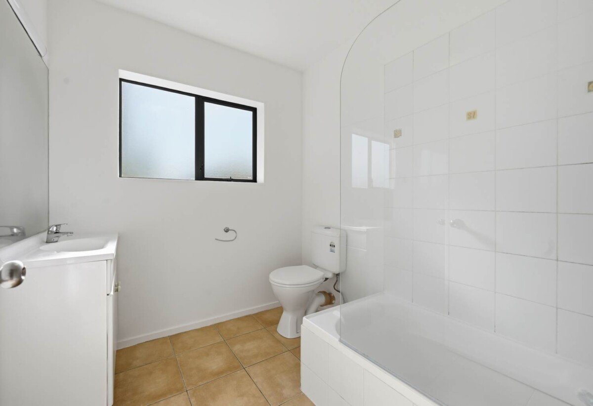 3 beds house with double garage on 203m2 section, minutes from Avondale town centre, train station, cafes, schools, and parks, 0.8 km to Avondale Primary School (Auckland), 1 km to Avondale College, 1.1 km to Avondale Intermediate, 40A Wingate Street, Avondale, Auckland