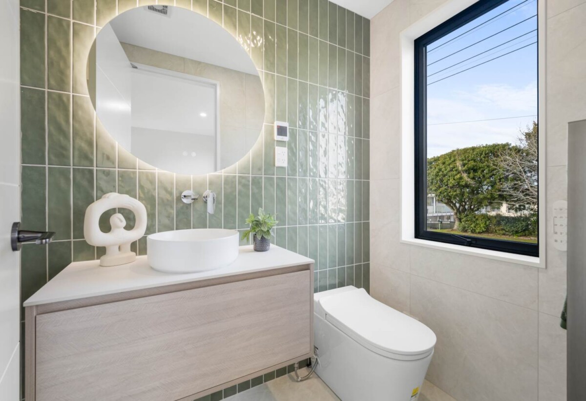 Zoned for and 1.4 km to Rangitoto College, Brandnew freehold 3 beds + study 2.5 baths home with garage, EV charger ready, 0.5 km to Browns Bay School, 0.7 km to Murrays Bay School, 0.9 km to Murrays Bay Intermediate, 21E Knights Road, Rothesay Bay, Auckland