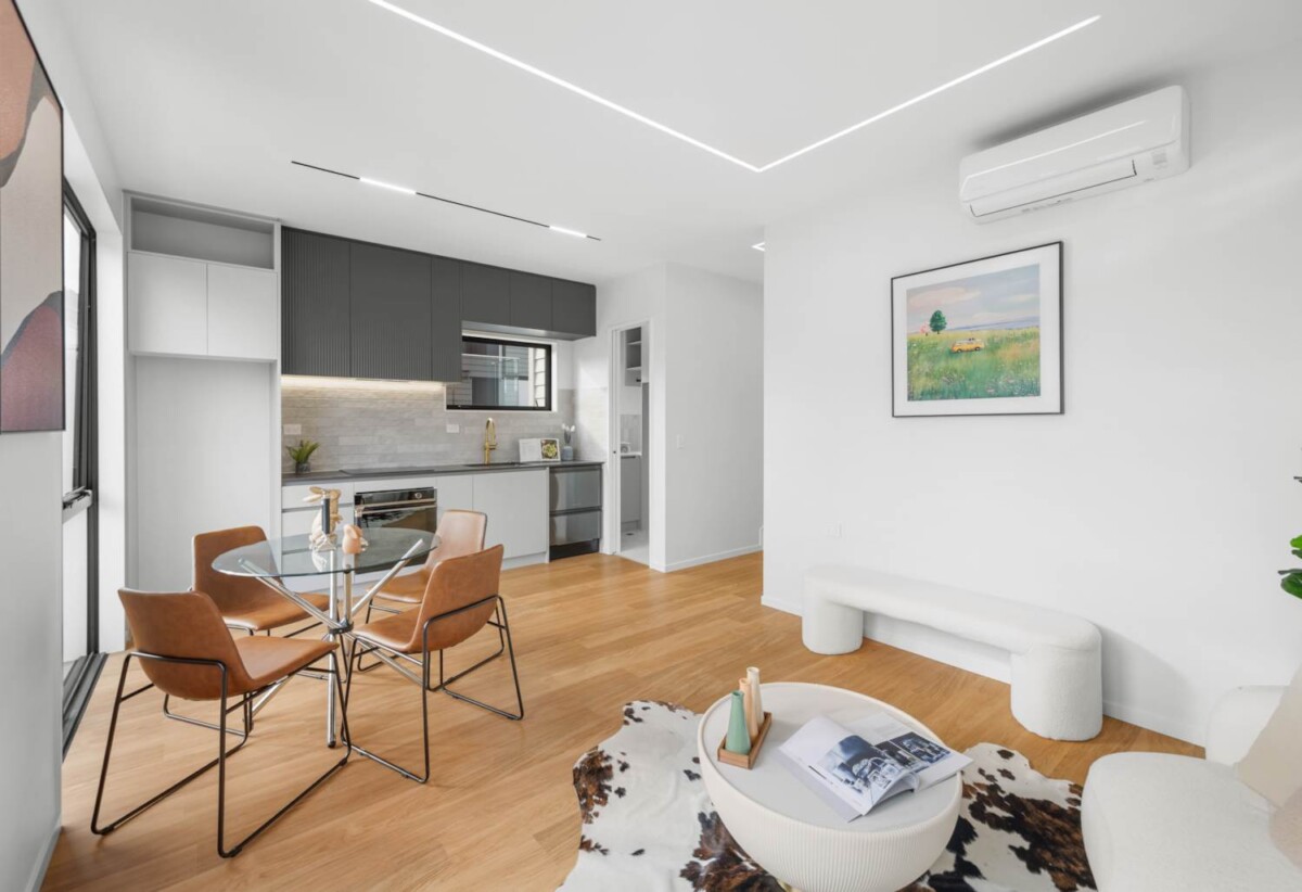 Zoned for and 1.4 km to Rangitoto College, Brandnew freehold 3 beds + study 2.5 baths home with garage, EV charger ready, 0.5 km to Browns Bay School, 0.7 km to Murrays Bay School, 0.9 km to Murrays Bay Intermediate, 21E Knights Road, Rothesay Bay, Auckland