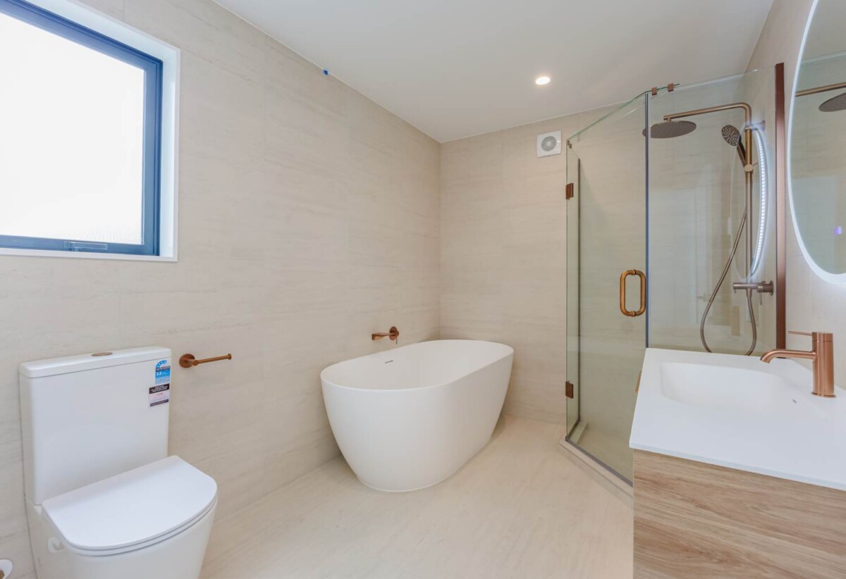 Double Westlake High School Zone, Brandnew 5 beds 5 baths home on 222m2 section, Central air-conditioning , close to Milford Village, schools, beach, motorway access, 0.3 km to Milford School (Auckland), 0.8 km to Westlake Boys’ High School, 0.9 km to Westlake Girls’ High School, 1.3 km to Takapuna Normal Intermediate, Lot 7/7 Alma Road, Milford, Auckland