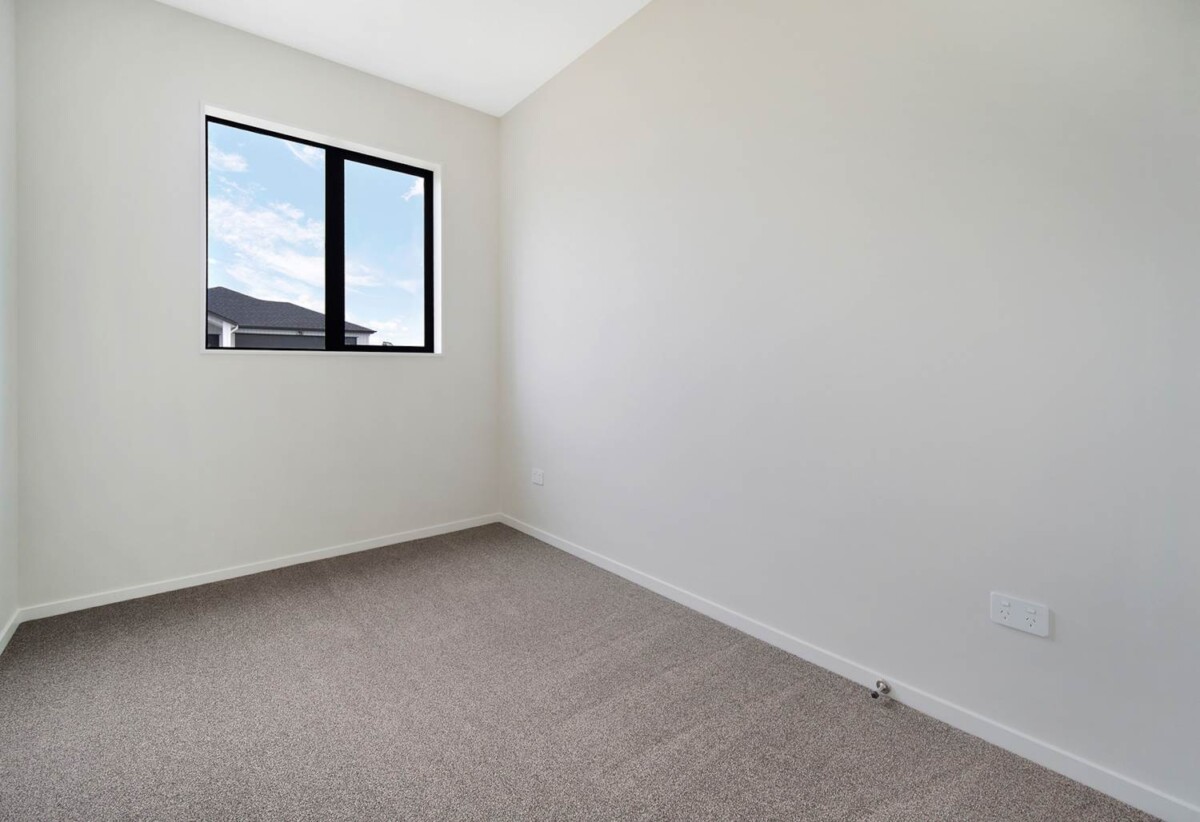 Brandnew 2 beds + study 1.5 baths home with 2 car parks, directly opposite a brand-new primary school, with the upcoming Auranga Shopping Mall and future train station under construction, 20 Ihi Place, Karaka, Auckland