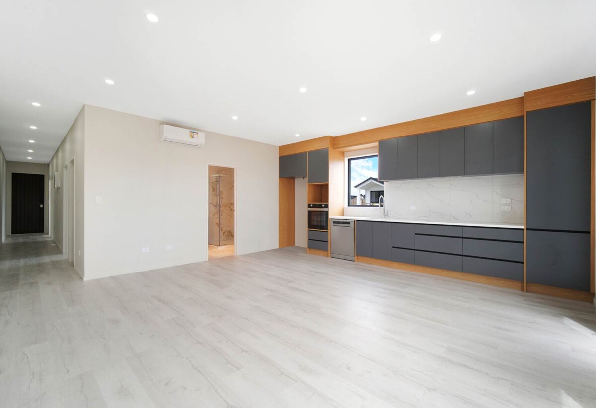 Brandnew 2 beds + study 1.5 baths home with 2 car parks, directly opposite a brand-new primary school, with the upcoming Auranga Shopping Mall and future train station under construction, 20 Ihi Place, Karaka, Auckland
