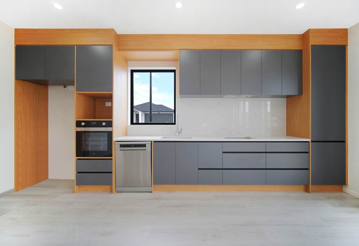 Brandnew 2 beds + study 1.5 baths home with 2 car parks, directly opposite a brand-new primary school, with the upcoming Auranga Shopping Mall and future train station under construction, 20 Ihi Place, Karaka, Auckland