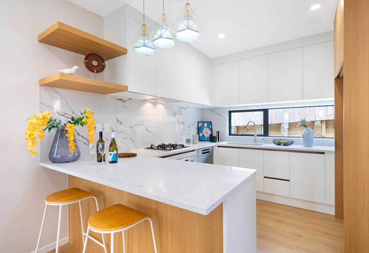 Brandnew standalone 4 beds 2.5 baths home with garage on 150m2 section, 0.4 km to Arahoe School, 1 km to Green Bay High School, 1.6 km to Blockhouse Bay Intermediate, 8D Mason Street, New Lynn, Auckland