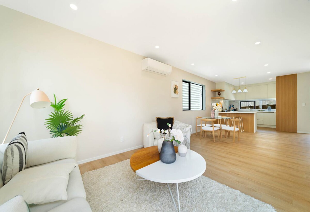 Brandnew standalone 4 beds 2.5 baths home with garage on 150m2 section, 0.4 km to Arahoe School, 1 km to Green Bay High School, 1.6 km to Blockhouse Bay Intermediate, 8D Mason Street, New Lynn, Auckland