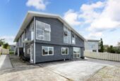 Vendor Overseas Bound, 4 beds 2.5 baths house with sleepout on 607m2 section, upstairs 3 beds 1.5 baths home, downstairs 1 bed 1 bath lounge, and standalone sleepout, 1.1 km to Kelston Intermediate, and Glendene School, 1.4 km to Kelston Boys’ High School, 1.7 km to Kelston Girls’ College, 20 Rosewarne Crescent, Glendene, Auckland