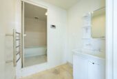Vendor Overseas Bound, 4 beds 2.5 baths house with sleepout on 607m2 section, upstairs 3 beds 1.5 baths home, downstairs 1 bed 1 bath lounge, and standalone sleepout, 1.1 km to Kelston Intermediate, and Glendene School, 1.4 km to Kelston Boys’ High School, 1.7 km to Kelston Girls’ College, 20 Rosewarne Crescent, Glendene, Auckland
