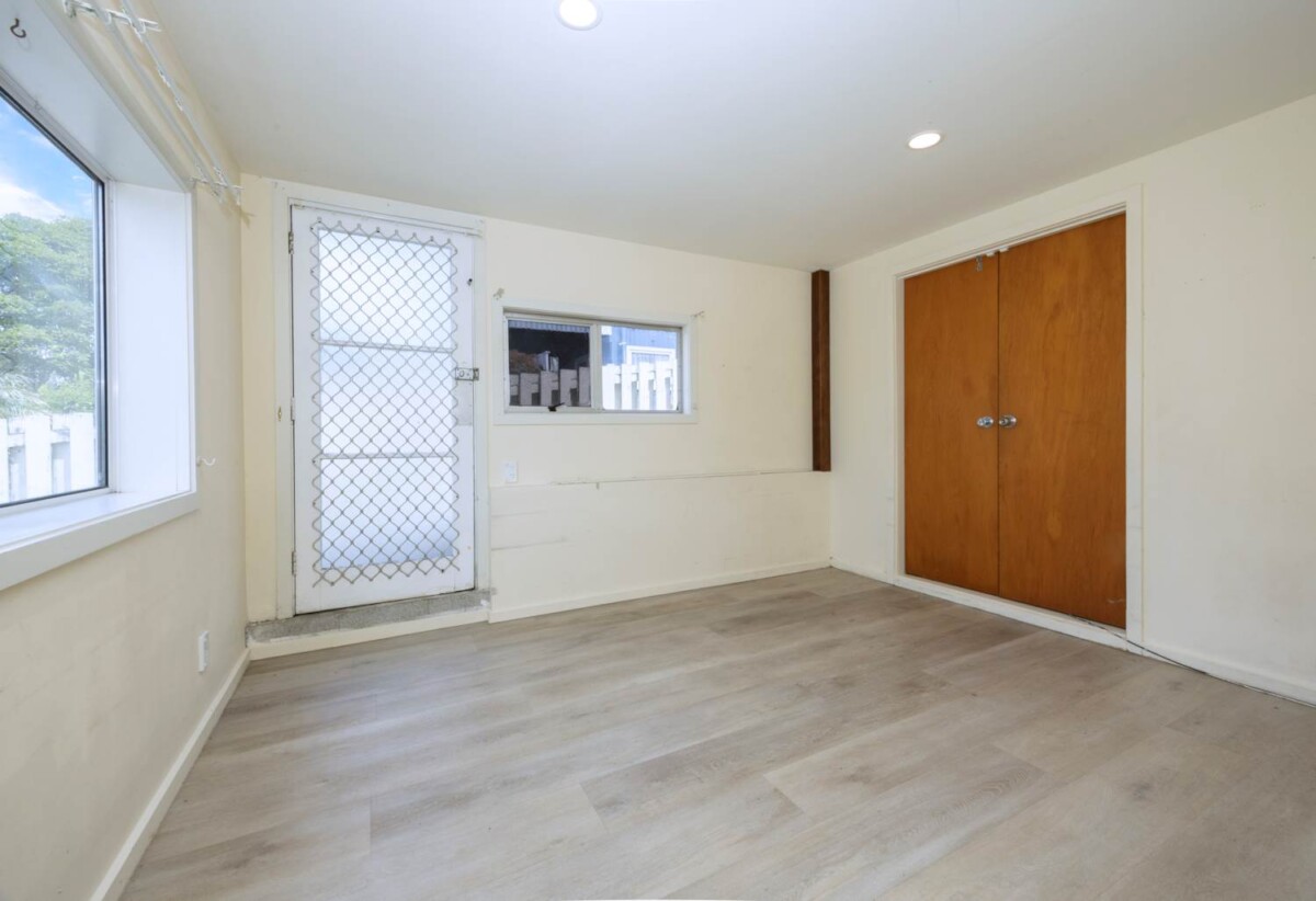 Vendor Overseas Bound, 4 beds 2.5 baths house with sleepout on 607m2 section, upstairs 3 beds 1.5 baths home, downstairs 1 bed 1 bath lounge, and standalone sleepout, 1.1 km to Kelston Intermediate, and Glendene School, 1.4 km to Kelston Boys’ High School, 1.7 km to Kelston Girls’ College, 20 Rosewarne Crescent, Glendene, Auckland