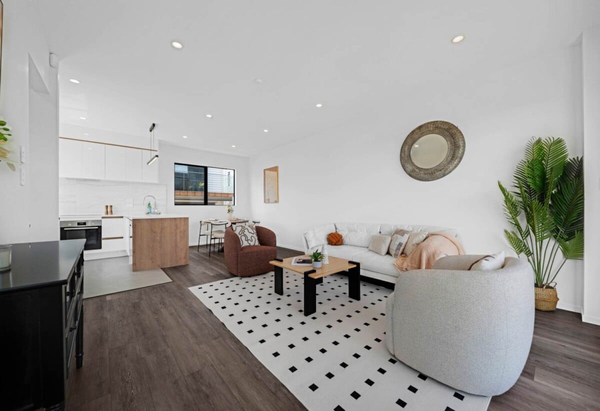 Brandnew 3 beds 3 baths home with garage, walks to schools and shopping centre, 0.8 km to Howick Primary School and Pakuranga College, 0.9 km to Howick Intermediate, 5A Glenshee Place, Highland Park, Auckland