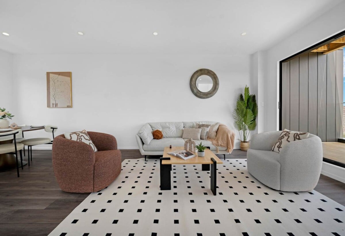 Brandnew 3 beds 3 baths home with garage, walks to schools and shopping centre, 0.8 km to Howick Primary School and Pakuranga College, 0.9 km to Howick Intermediate, 5A Glenshee Place, Highland Park, Auckland