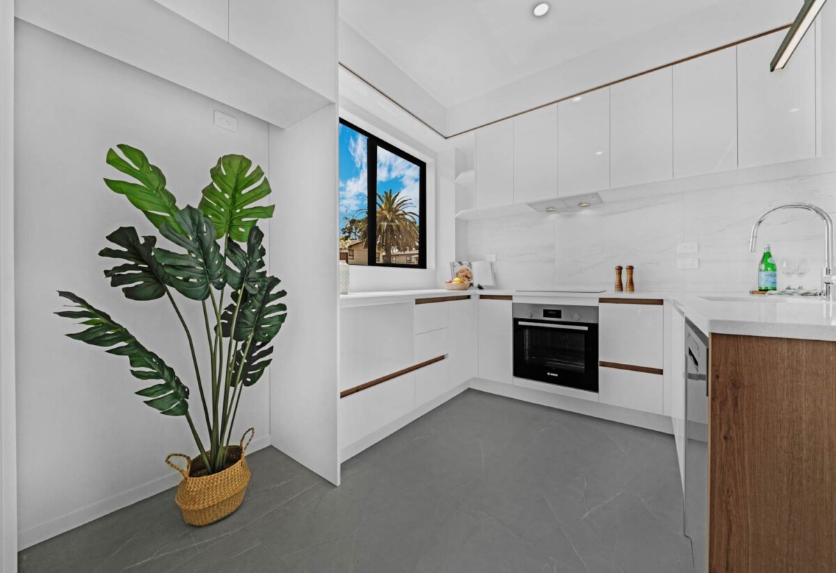 Brandnew 3 beds 3 baths home with garage, walks to schools and shopping centre, 0.8 km to Howick Primary School and Pakuranga College, 0.9 km to Howick Intermediate, 5A Glenshee Place, Highland Park, Auckland