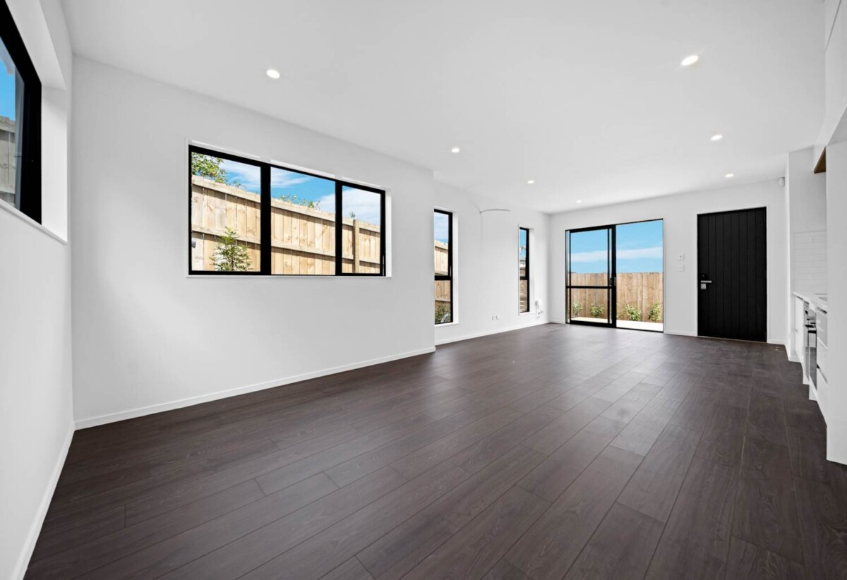 Brandnew 3 beds 2.5 baths home with garage and Extra Parking, Brandnew 3 beds 3 baths home with garage, walks to schools and shopping centre, 0.8 km to Howick Primary School and Pakuranga College, 0.9 km to Howick Intermediate, 5E Glenshee Place, Highland Park, Auckland