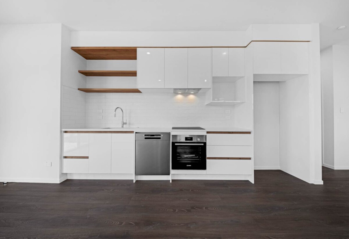 Brandnew 3 beds 3 baths home with garage, walks to schools and shopping centre, 0.8 km to Howick Primary School and Pakuranga College, 0.9 km to Howick Intermediate, 5A-5E Glenshee Place, Highland Park, Auckland