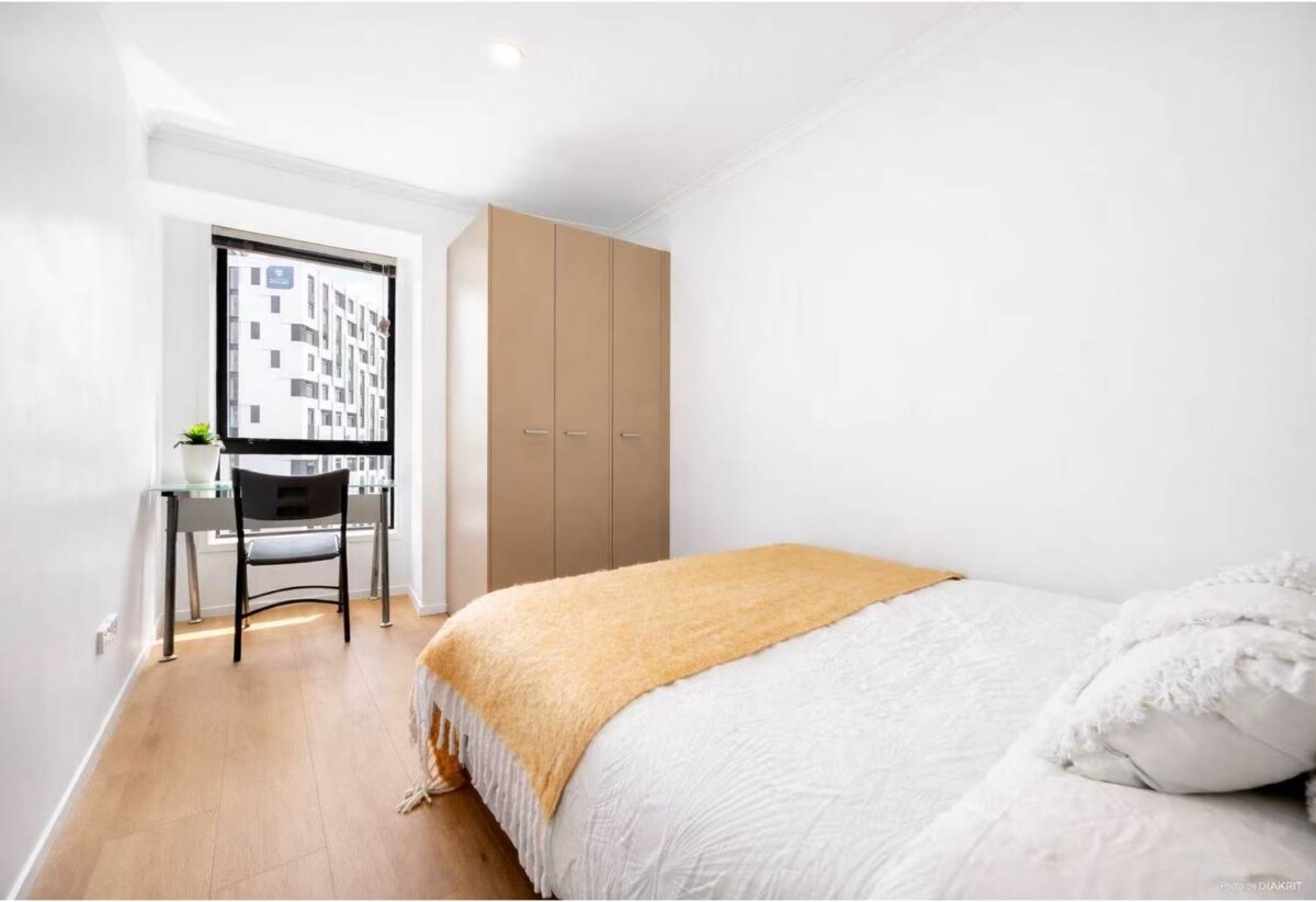 Double Grammar schools zone, move-in ready, 44m2 freehold 2 beds 1 bath apartment, Full furniture package is included, 1 km to Auckland Girls’ Grammar School, 1.4 km to Auckland Grammar, 808/96 Symonds Street, Grafton, Auckland