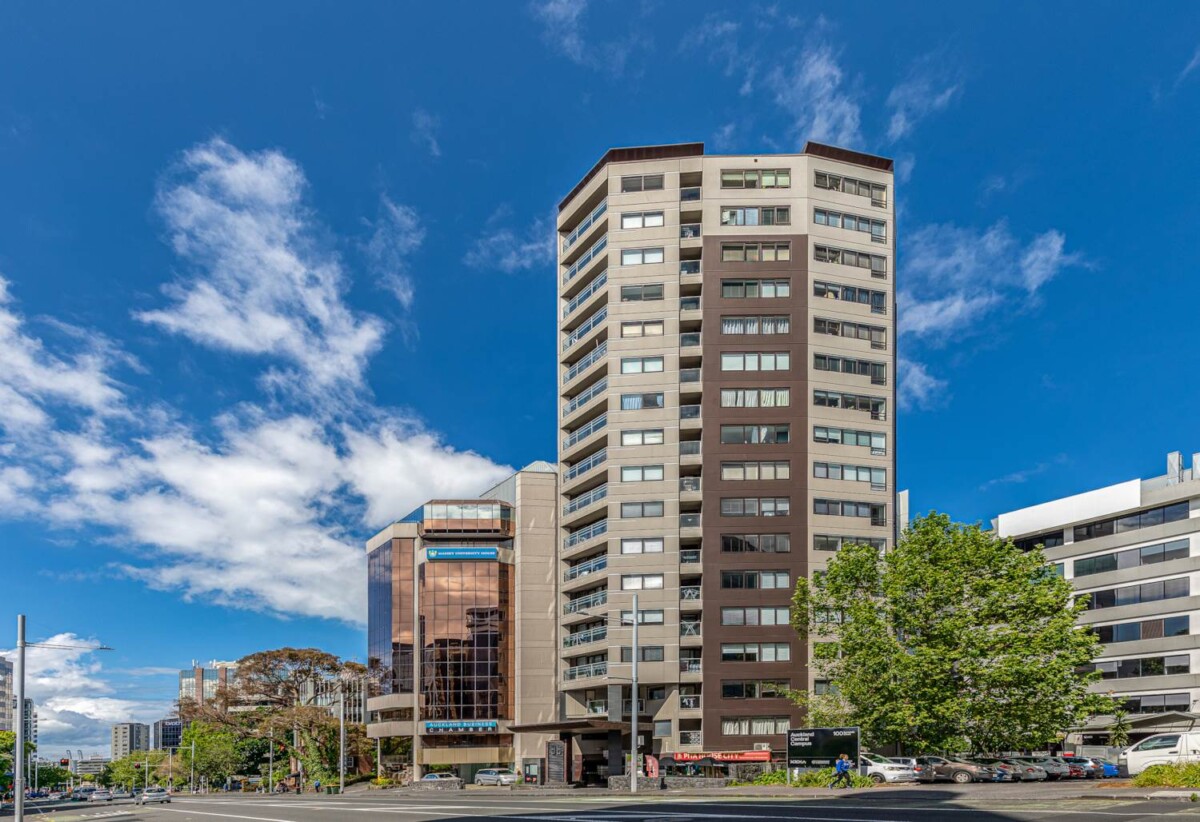 Double Grammar schools zone, move-in ready, 44m2 freehold 2 beds 1 bath apartment, Full furniture package is included, 1 km to Auckland Girls’ Grammar School, 1.4 km to Auckland Grammar, 808/96 Symonds Street, Grafton, Auckland