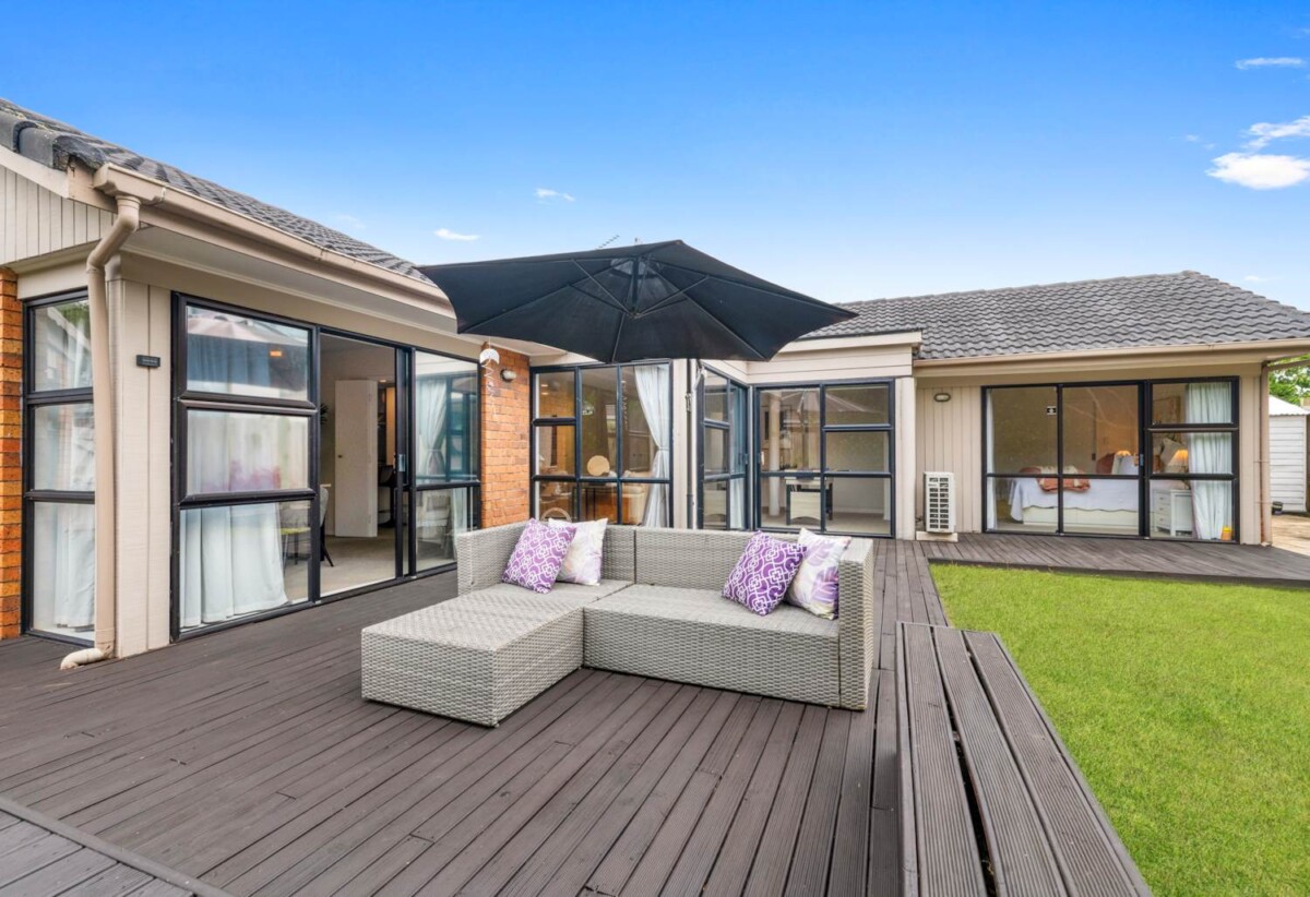 Macleans College zone, Brick and tile 4 beds 2 baths house with double garage on 617m2 section, 0.5 km to Pigeon Mountain School, 0.6 km to Bucklands Beach Intermediate, 0.9 km to Macleans College, 43 Sunderlands Road, Half Moon Bay, Auckland