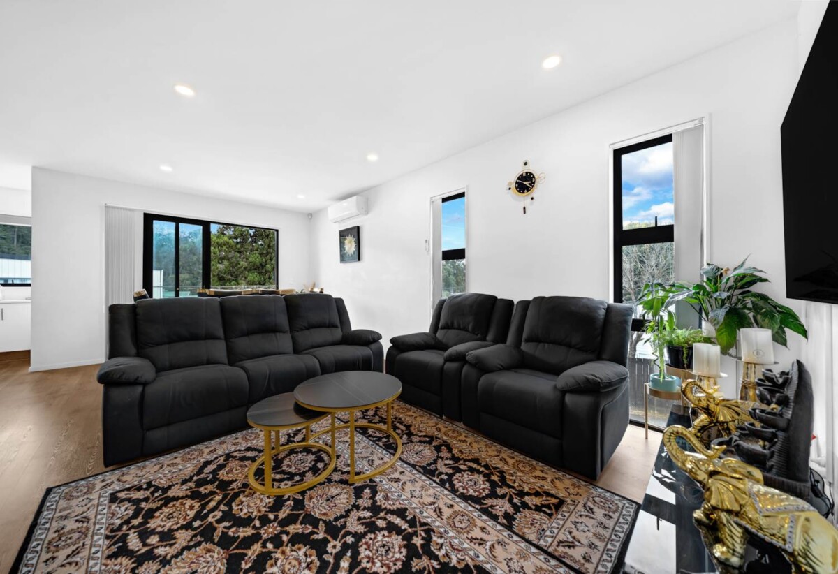 Standalone 3 beds + study room 2.5 baths home with garage on 112m2 section, Close to schools, shopping centers, local parks, motorway access, 0.7 km to Don Buck School, 2 km to Massey High School, 2/42 Woodside Road, Massey, Auckland